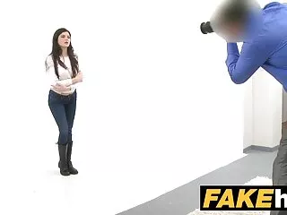 Busty MILF ingyen pornó milf csal a császár férj kedves mostohafia