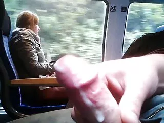 Csábító feleség aktívan maszturbál ingyen durva szex az amatőr kamerához