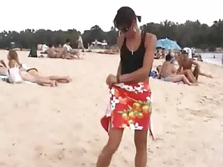 Cuckold ingyen porno videok felesége három férfival van fajközi szexben